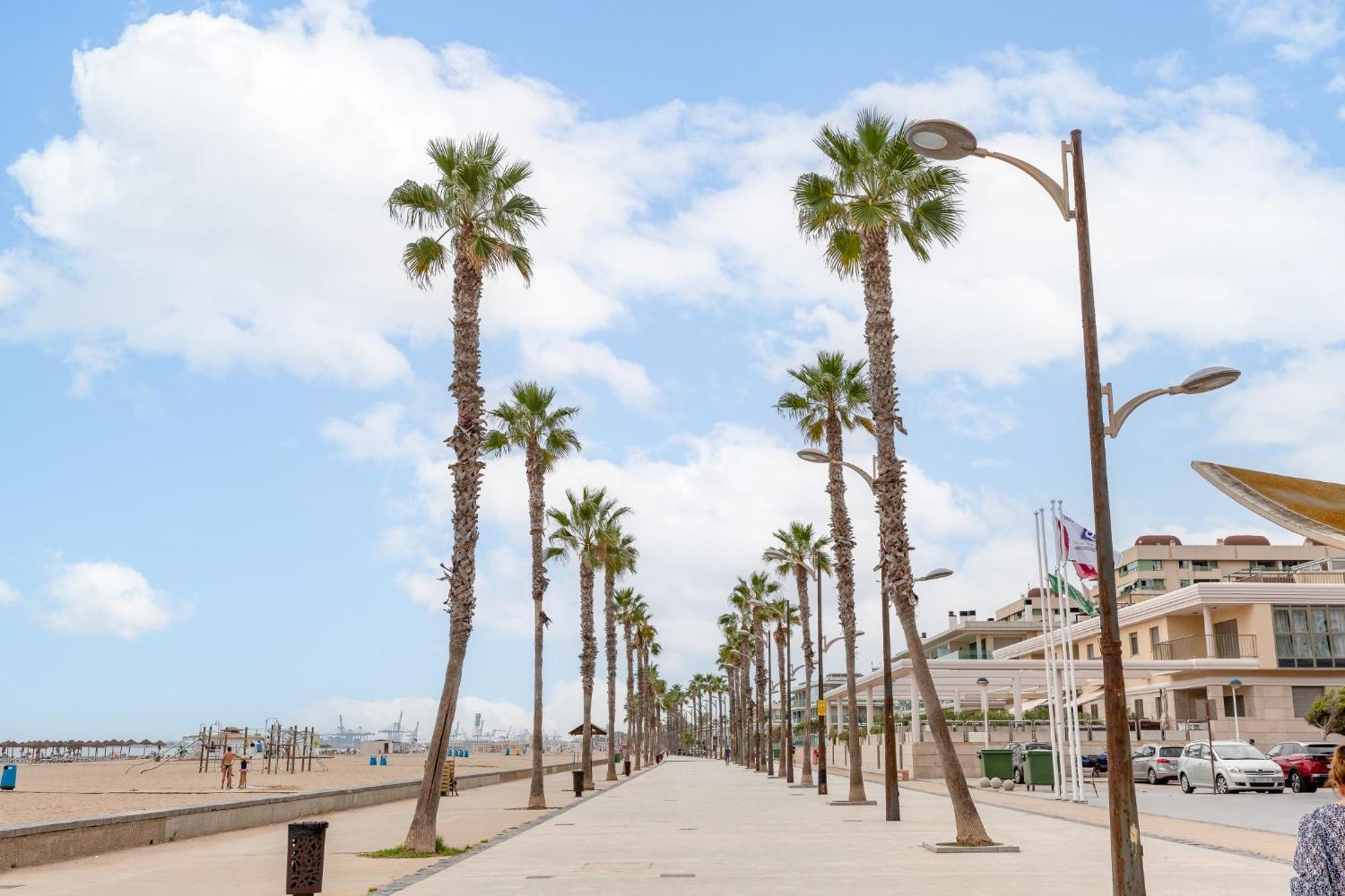 Beach 75 Metres Away Playa A 75 Metros Valencia Exterior foto